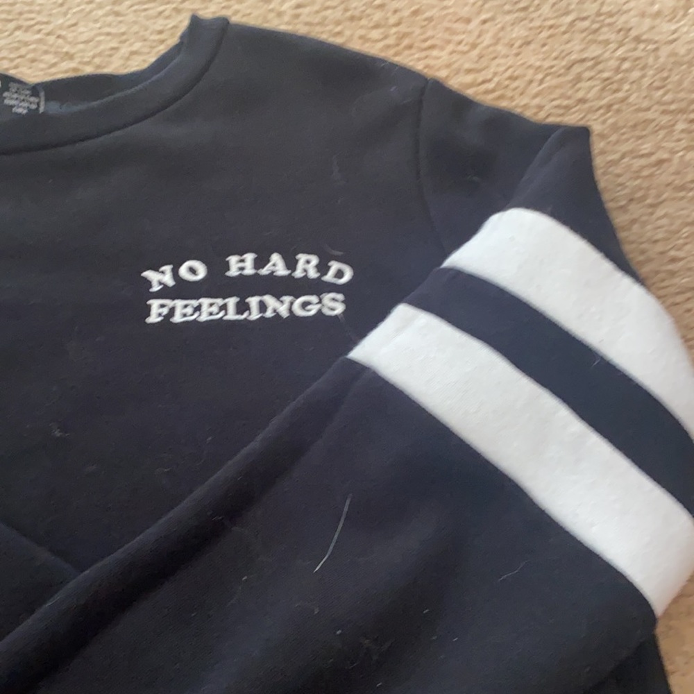 Cropped Sweatshirt - Picture 2 of 7